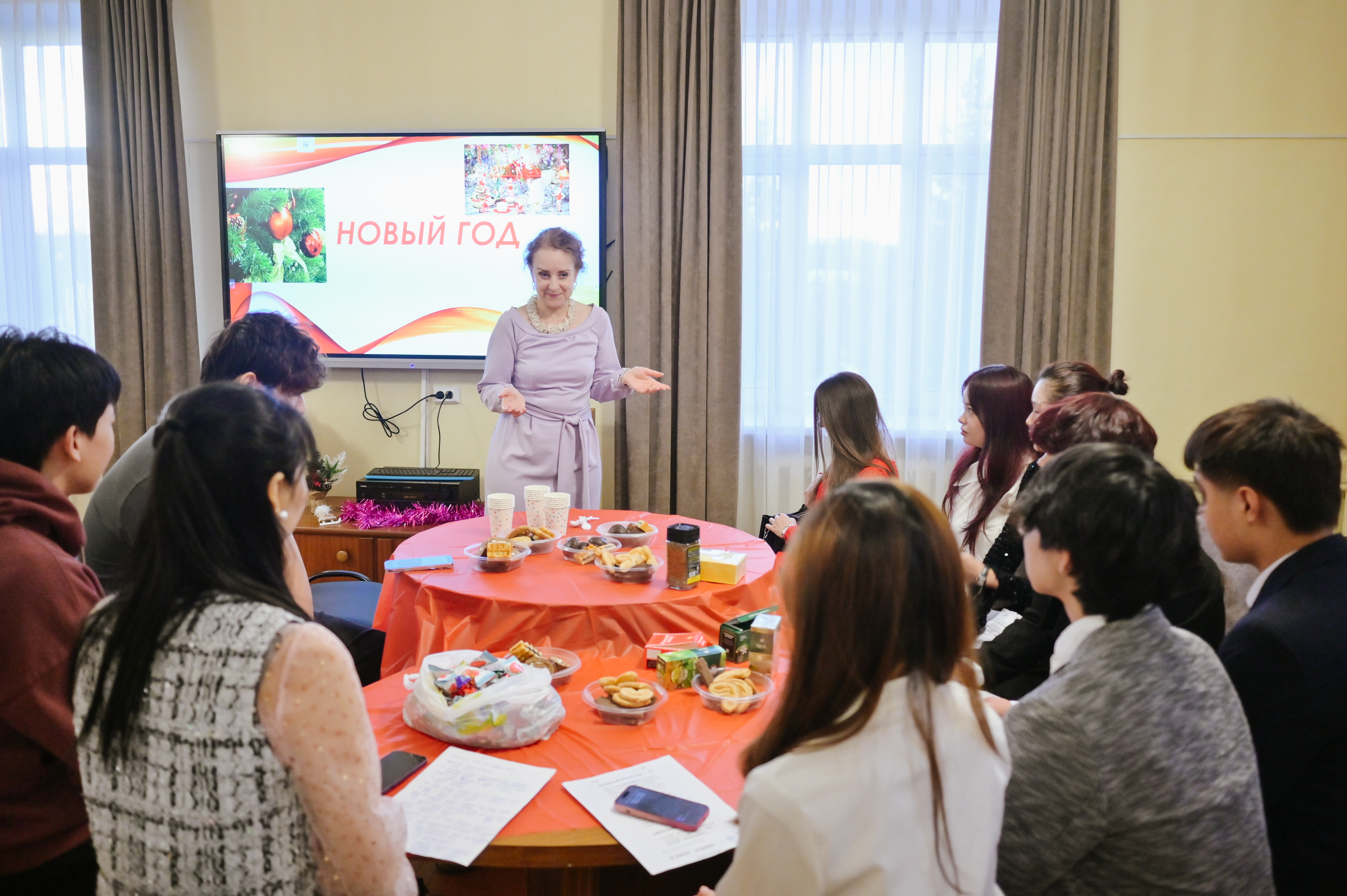 Международная новогодняя встреча