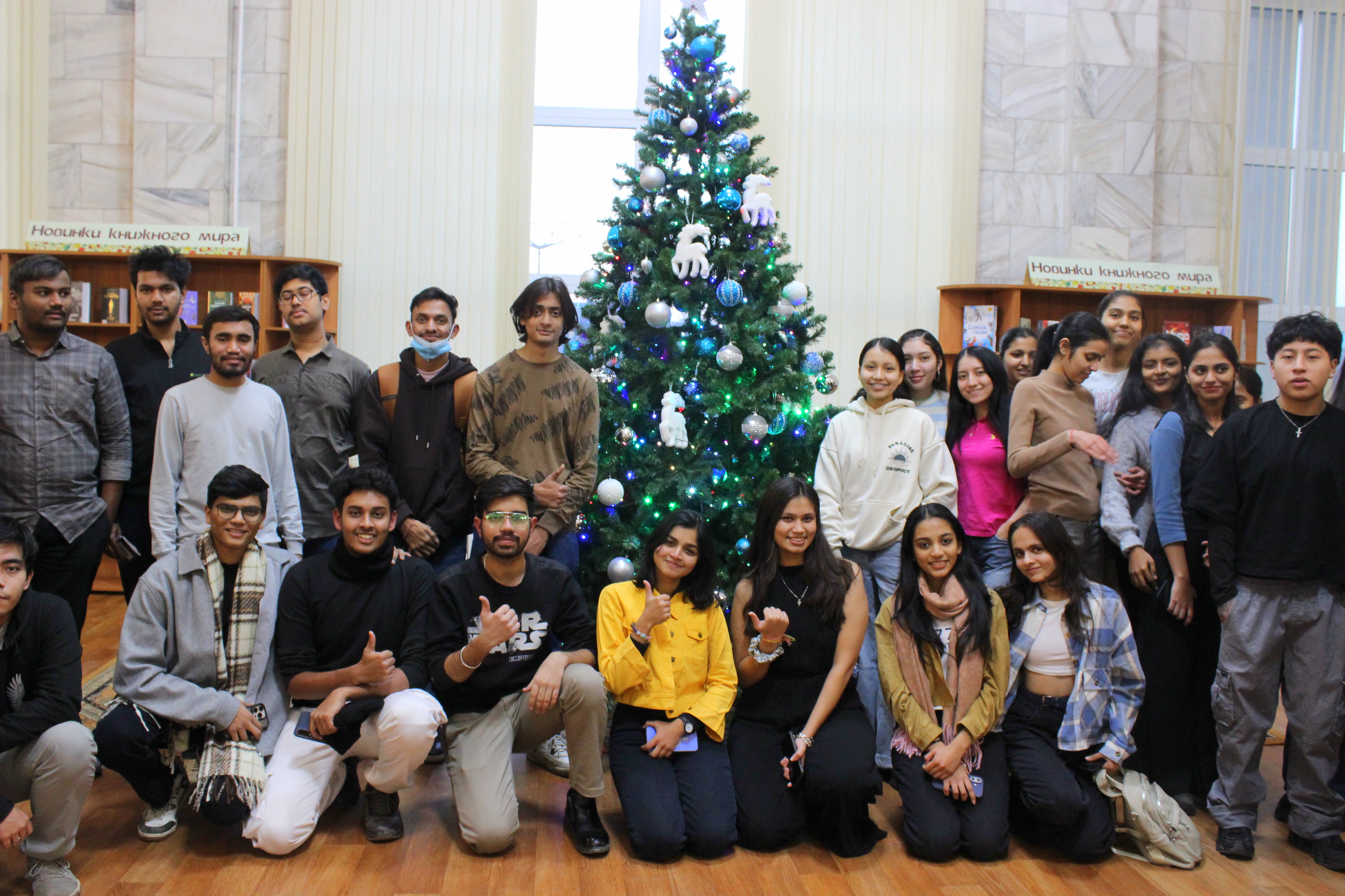 Знакомство с библиотекой студентов-медиков из Индии и Эквадора 