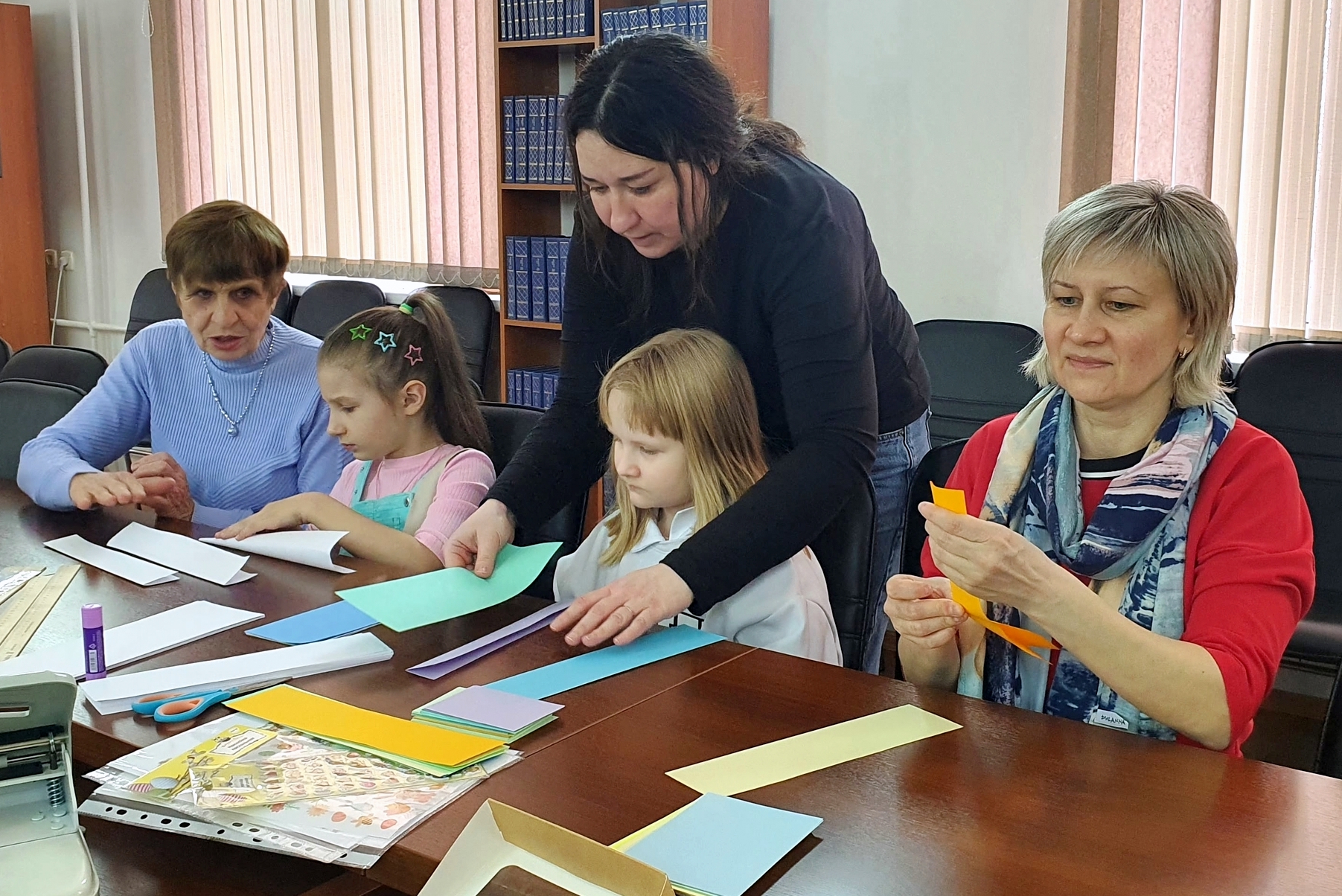 Мастер-класс для детей и взрослых «Миниатюрные книги оригами»