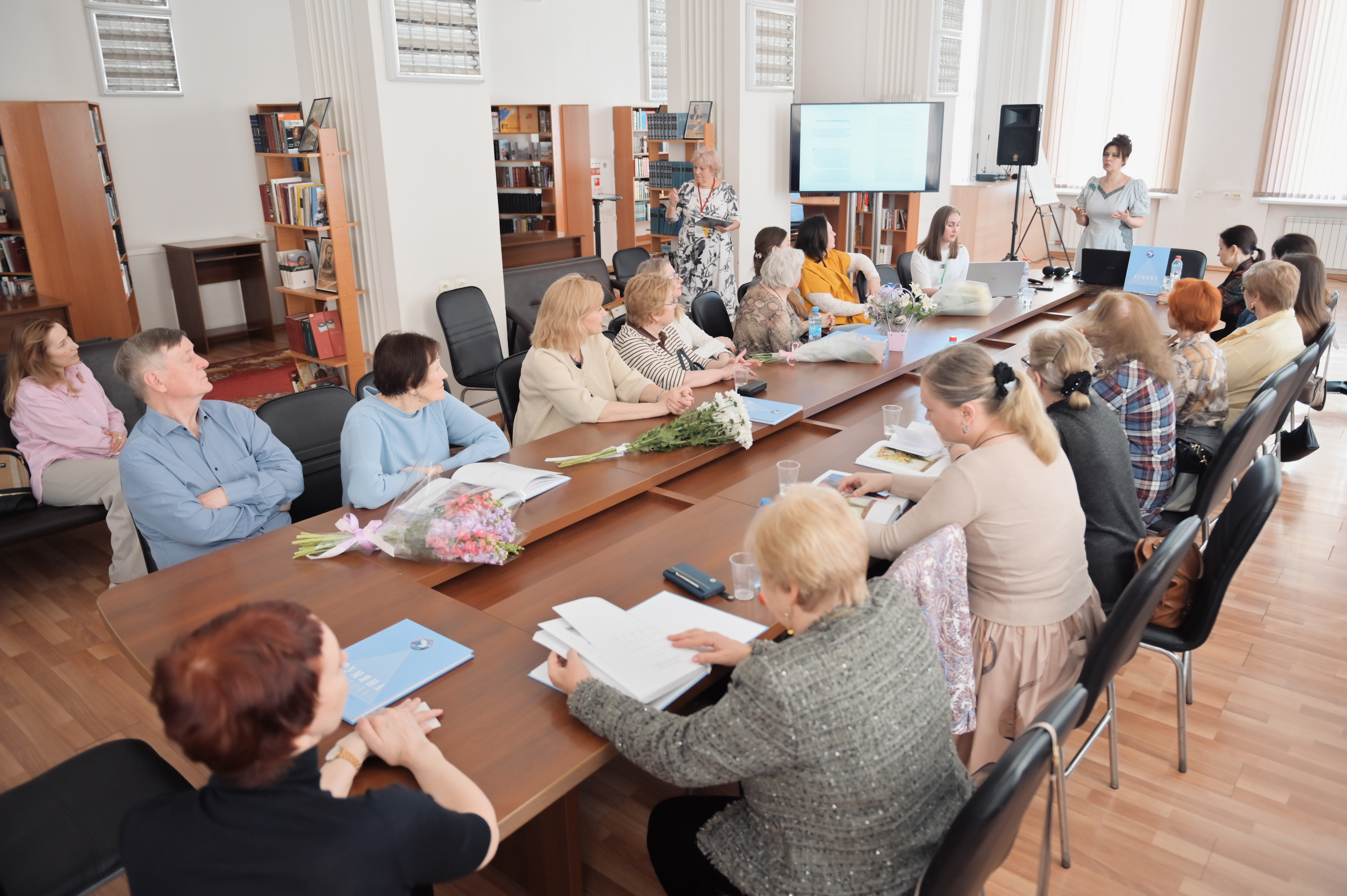 Презентация альбома известной красноярской художницы Румяны Внуковой «Живопись и графика» 