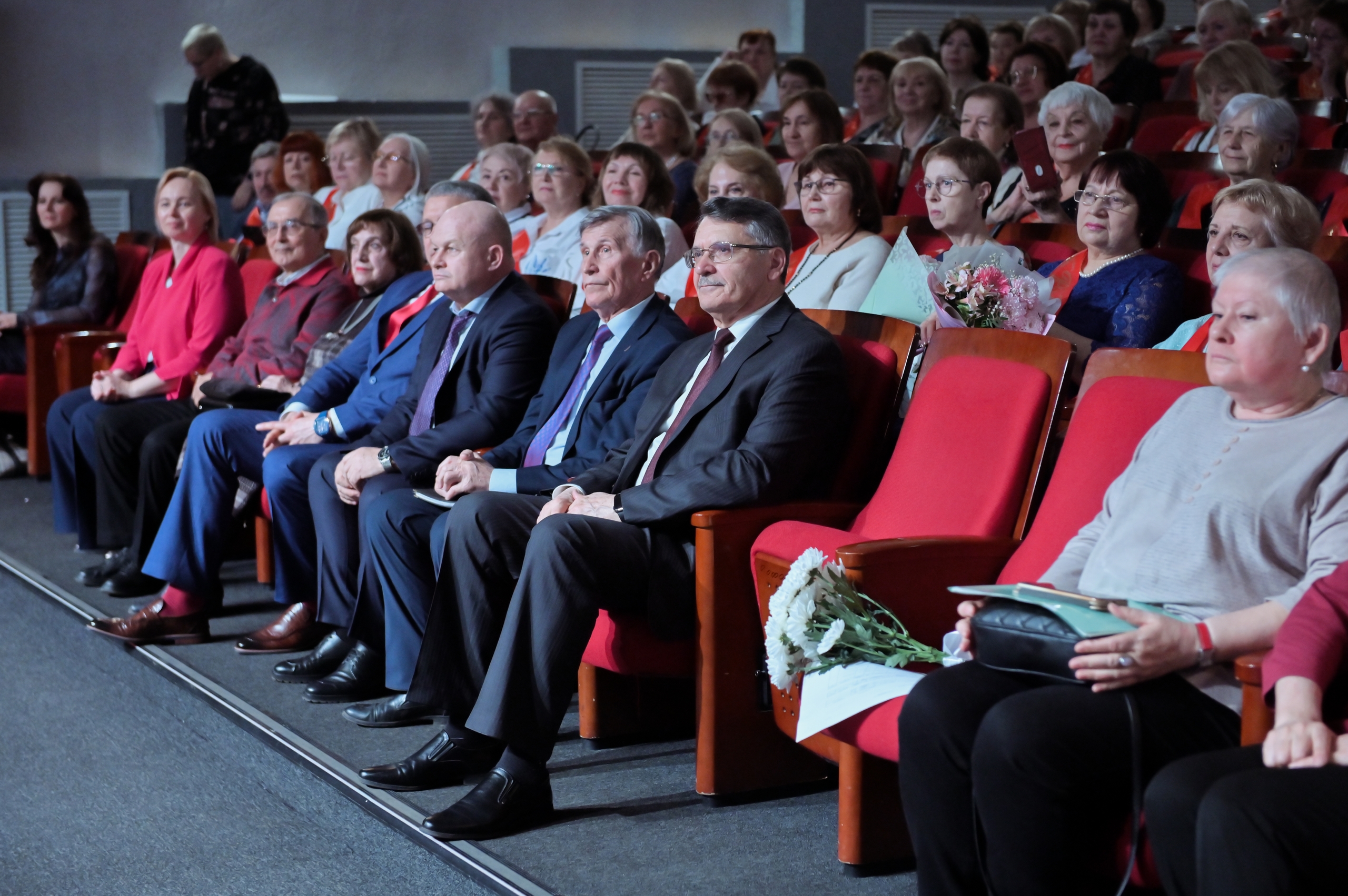 Церемония закрытия учебного года 2025-2026 Красноярского краевого народного университета «Активное долголетие»